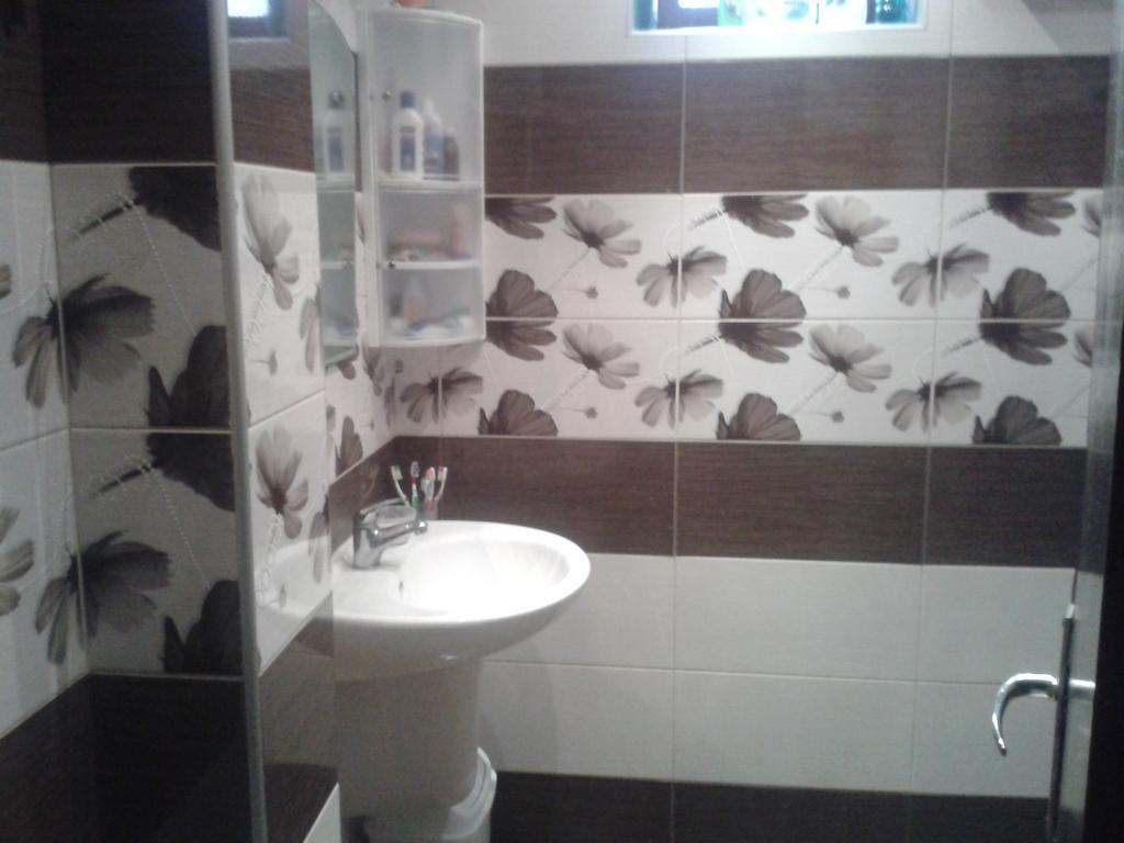 Krimski Guest House And Bungalows Byala  Ruang foto